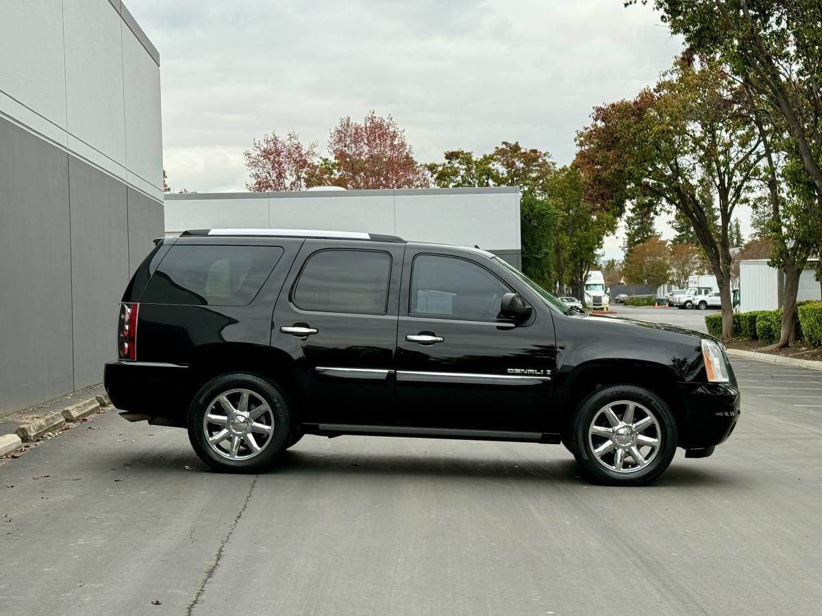 GMC Yukon Denali 4x4