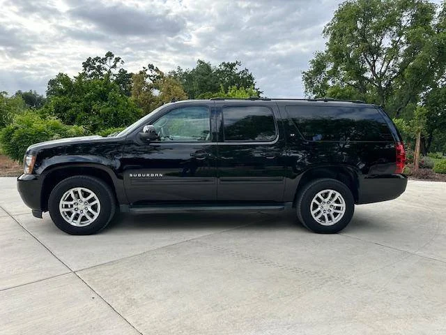 Chevrolet Suburban 4x4 --104